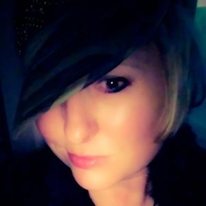 Meet your Posher, Carrie